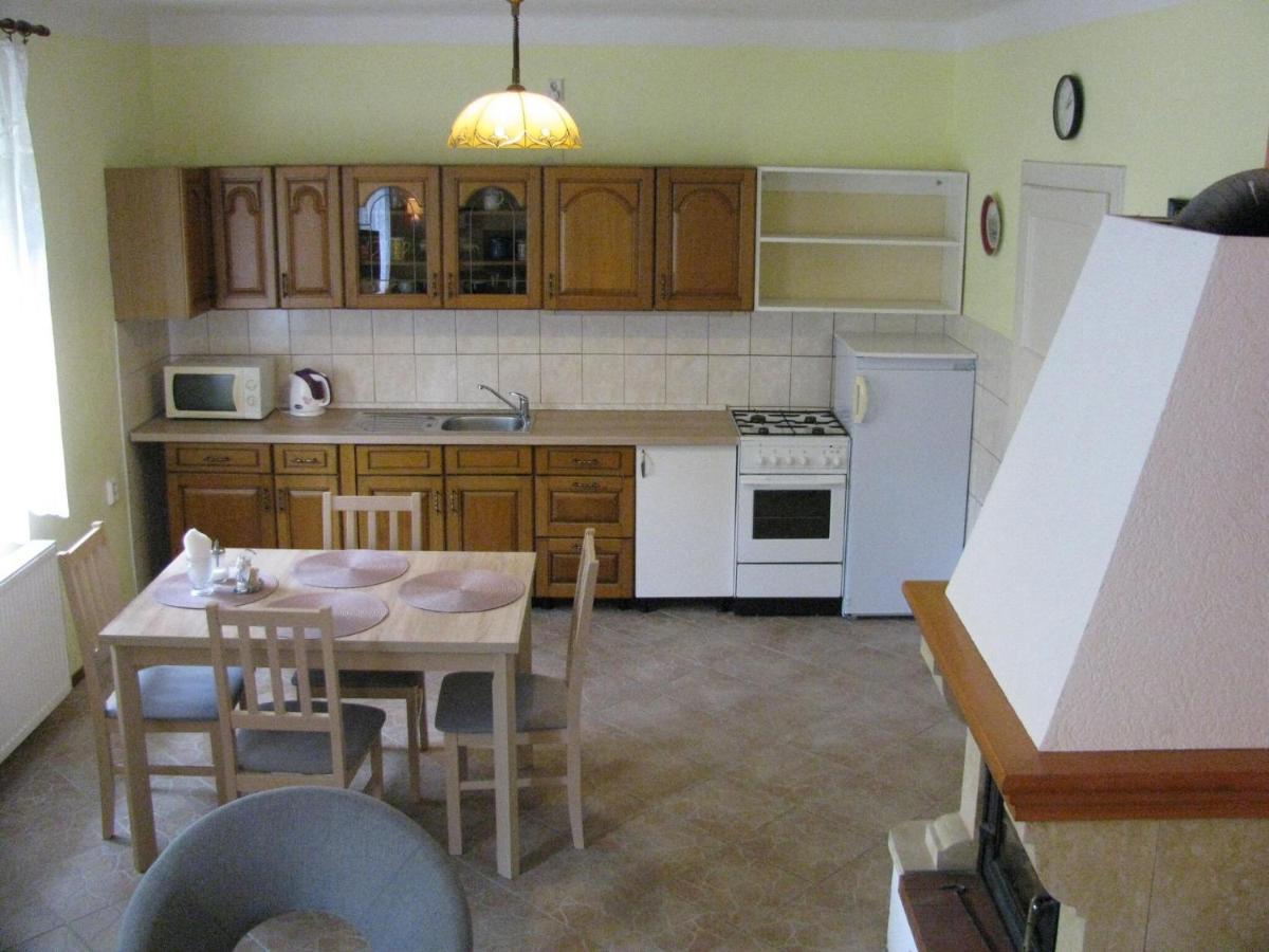 Modern Apartment In Carlsbad With Garden Karlovy Vary Ngoại thất bức ảnh